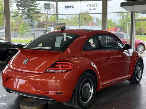 Used 2018 Volkswagen Beetle 2.0T Coast w/ Coast Lighting Package FWD image 5