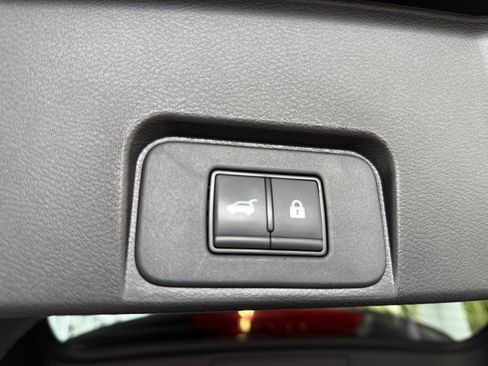 Used 2024 Nissan Rogue SV image 23