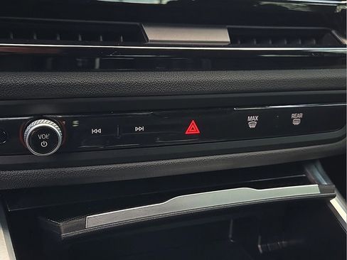 Used 2025 BMW M340i xDrive image 16