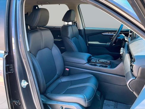 Used 2025 Honda Pilot EX-L image 9