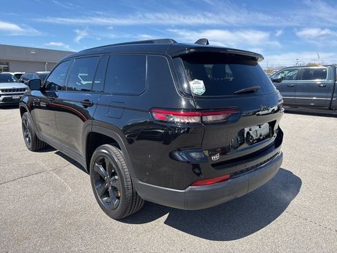 Certified 2025 Jeep Grand Cherokee L Limited w/ Black Appearance Package AWD/4WD image 3
