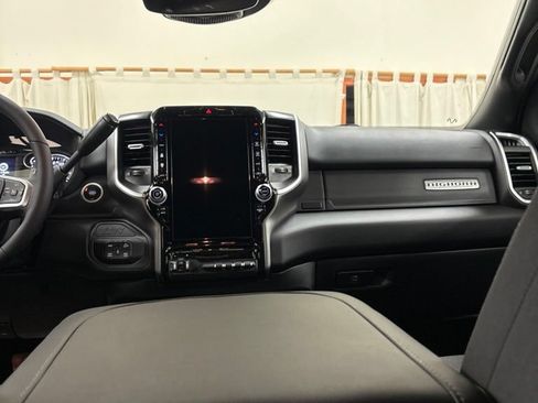 New 2026 RAM 2500 Big Horn AWD/4WD image 19
