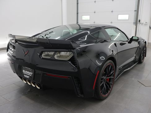 Used 2017 Chevrolet Corvette Z06 RWD image 4