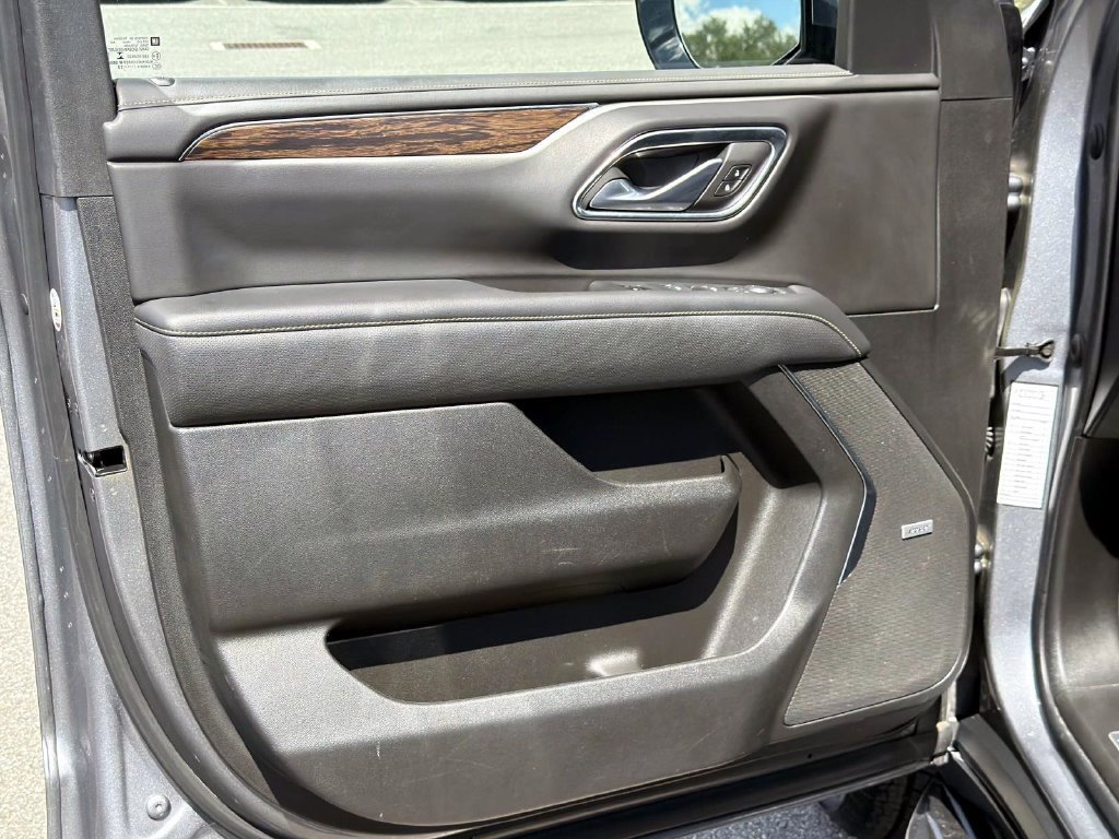 Used 2022 Chevrolet Suburban Premier AWD/4WD image 15