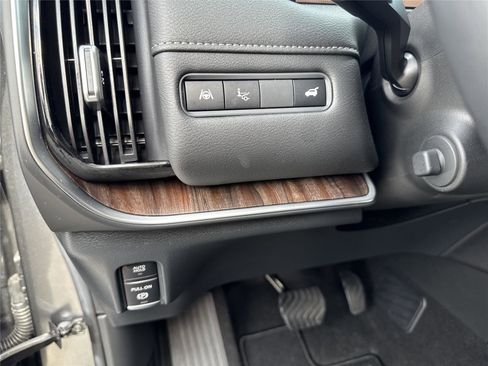 Used 2025 Nissan Armada SL w/ Captain's Chari Seat Package RWD image 20