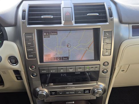 Used 2019 Lexus GX 460 Premium w/ Premium Package image 16