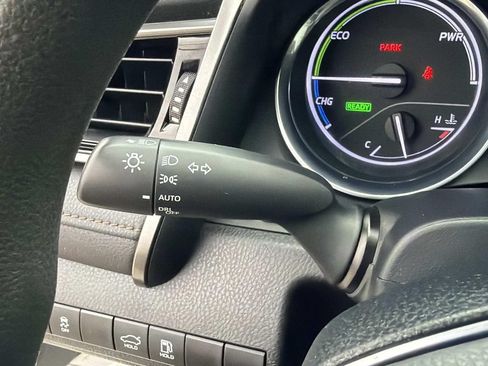Used 2020 Toyota Camry LE w/ Carpet Mat Package FWD image 25