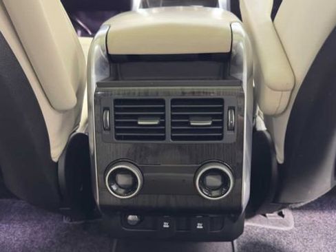 Used 2019 Land Rover Range Rover Sport HSE image 17