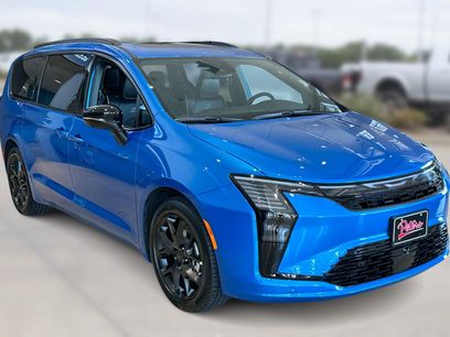 New 2027 Chrysler Pacifica Limited