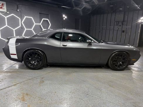 Used 2014 Dodge Challenger SXT Plus RWD image 6