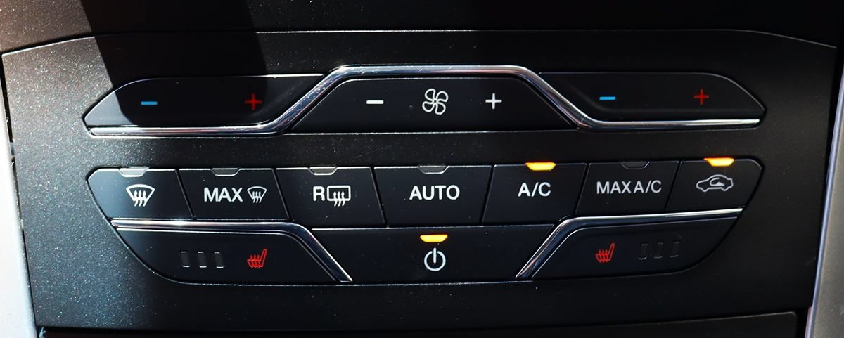 Used 2020 Ford Edge SEL FWD image 46