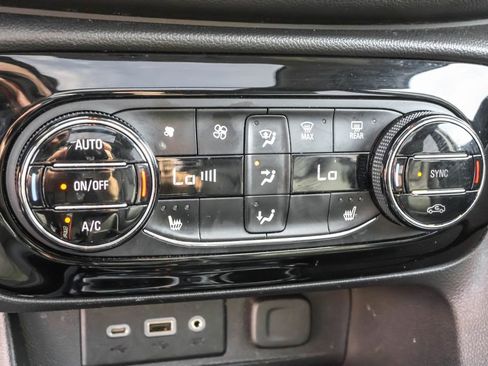 Used 2021 Buick Encore GX Essence w/ Experience Buick Package image 25