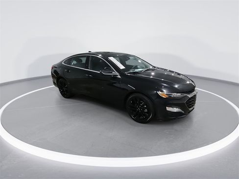 Used 2023 Chevrolet Malibu LT image 2