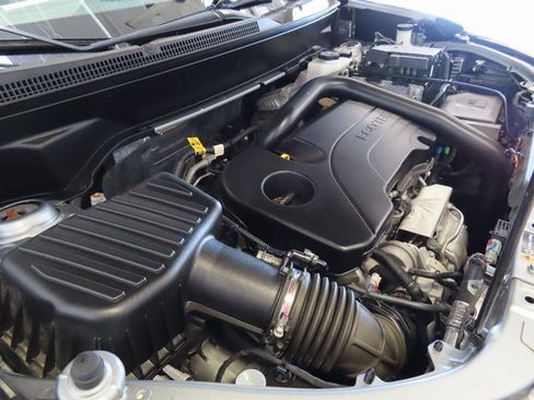 Used 2024 Chevrolet Equinox LT image 38