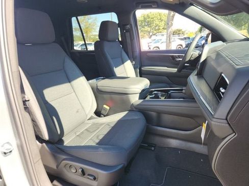 Used 2026 Chevrolet Tahoe LS AWD/4WD image 9