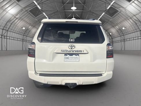Used 2021 Toyota 4Runner SR5 Premium w/ Moonroof Package AWD/4WD image 2