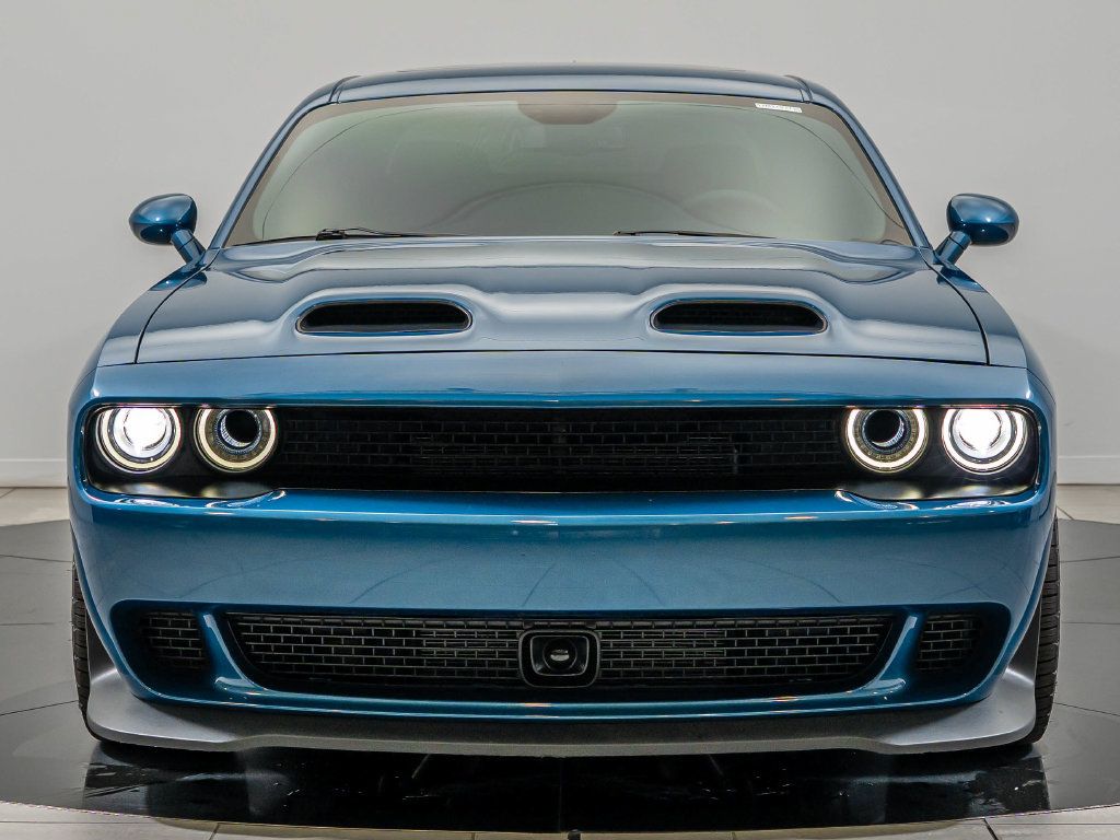 Used 2023 Dodge Challenger SRT Hellcat RWD image 2