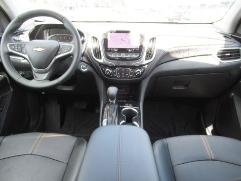 Used 2023 Chevrolet Equinox Premier FWD image 12