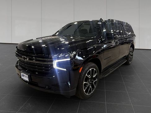 Used 2022 Chevrolet Suburban RST w/ Sport Performance Package image 1