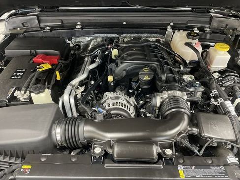 Used 2025 Jeep Gladiator Sport image 28