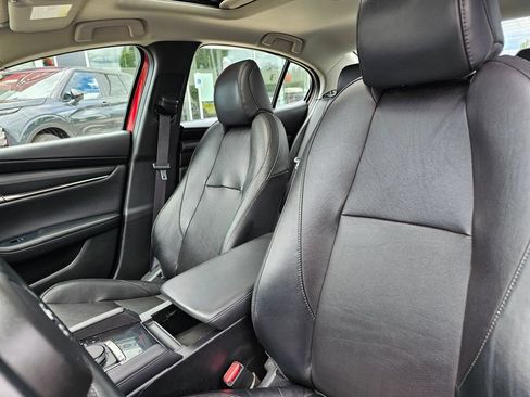 Used 2020 MAZDA MAZDA3 AWD Sedan w/ Premium Package image 17