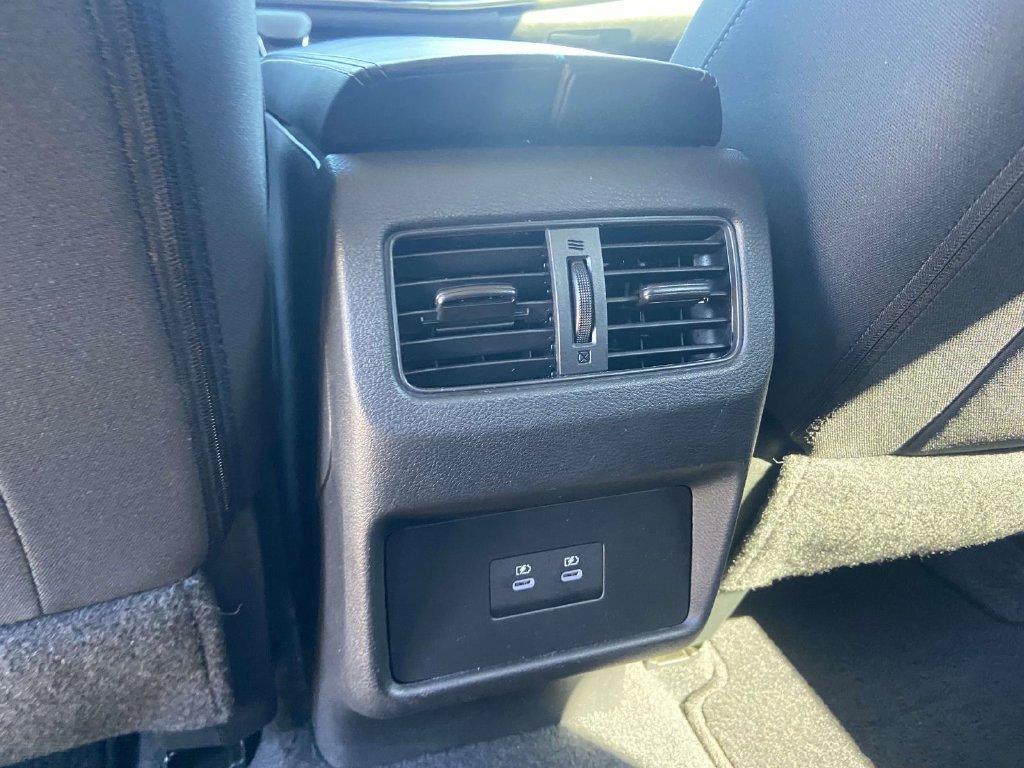 Used 2024 Nissan Rogue SV FWD image 16