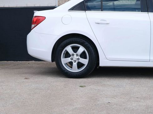 Used 2015 Chevrolet Cruze LT w/ Enhanced Safety Package FWD image 12