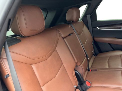 Used 2021 Cadillac XT5 Premium Luxury image 40