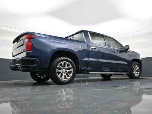 Used 2021 Chevrolet Silverado 1500 High Country w/ Technology Package image 31