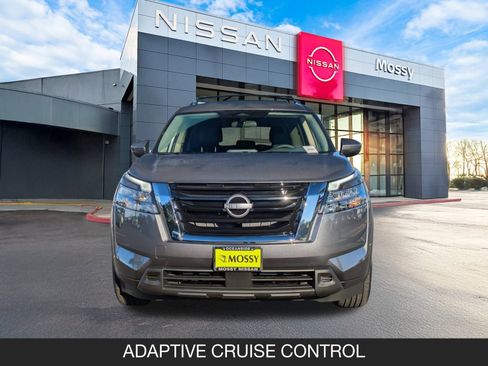 New 2025 Nissan Pathfinder SV w/ Cargo Package image 4