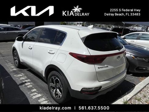 Used 2020 Kia Sportage LX image 3