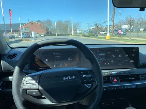 Used 2025 Kia K4 FWD image 16