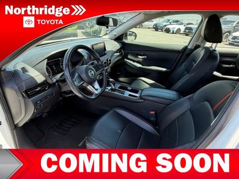 Used 2022 Nissan Sentra SR w/ SR Premium Package FWD image 4
