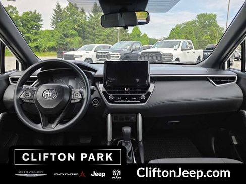 Used 2024 Toyota Corolla Cross AWD Hybrid image 20