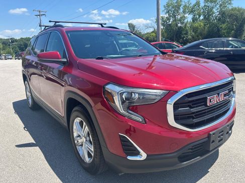 Used 2020 GMC Terrain SLE w/ Driver Convenience Package FWD image 3