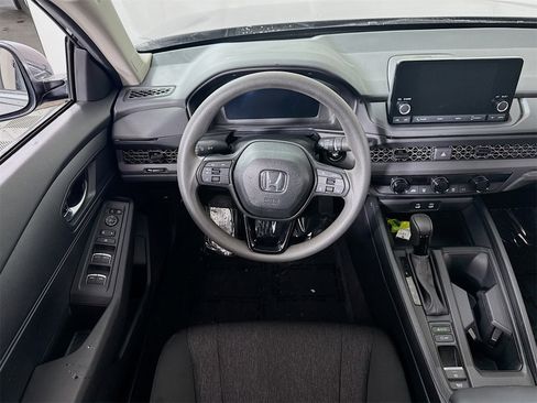 Certified 2025 Honda Accord LX image 17