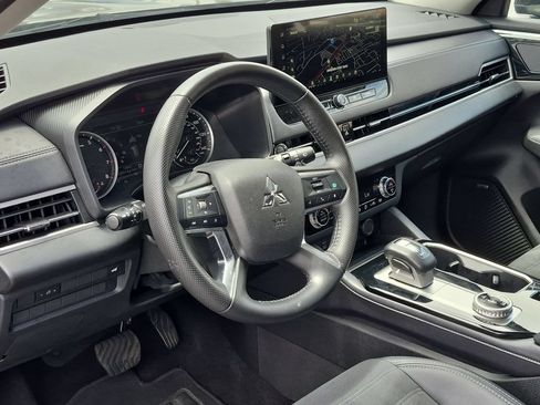 Used 2025 Mitsubishi Outlander SE AWD/4WD image 15