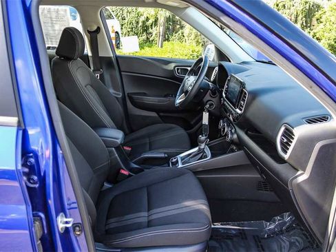 Used 2022 Hyundai Venue SEL image 18