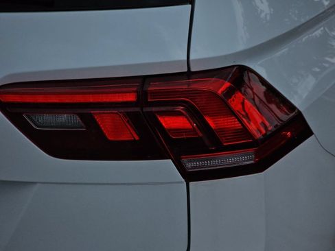 Used 2022 Volkswagen Tiguan S FWD image 27