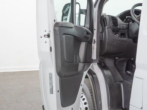 Used 2025 RAM ProMaster 2500 w/ Convenience Group FWD image 5
