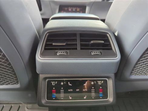 Used 2020 Audi e-tron Prestige image 20