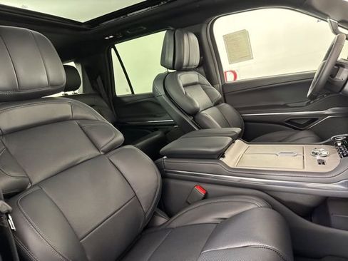 New 2025 Lincoln Navigator L Reserve w/ Jet Appearance Package image 19
