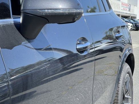 New 2025 Mercedes-Benz GLC 350e 4MATIC image 9