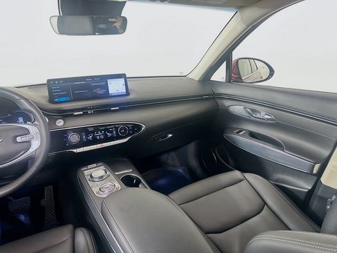 Used 2023 Genesis GV70 2.5T w/ Select Package AWD/4WD image 24