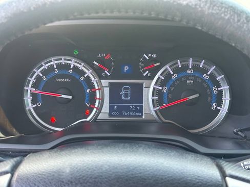 Used 2017 Toyota 4Runner SR5 AWD/4WD image 27