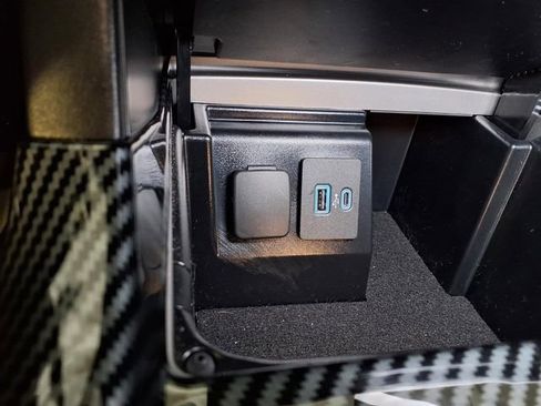 Used 2023 Ford Explorer ST w/ Equipment Group 401A image 9