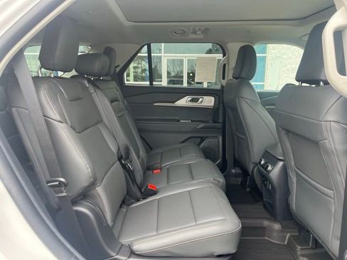 New 2026 Ford Explorer Active w/ Active Comfort Package image 6