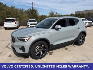 Certified 2025 Volvo XC40 B5 Core video 1