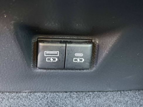 Used 2025 Toyota Camry SE FWD image 13