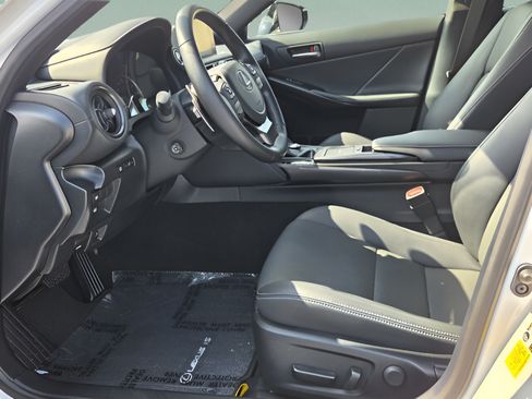 Certified 2025 Lexus IS 300 w/ Premium Package RWD image 10